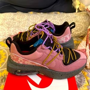 Nike Women’s Air Max ViVa